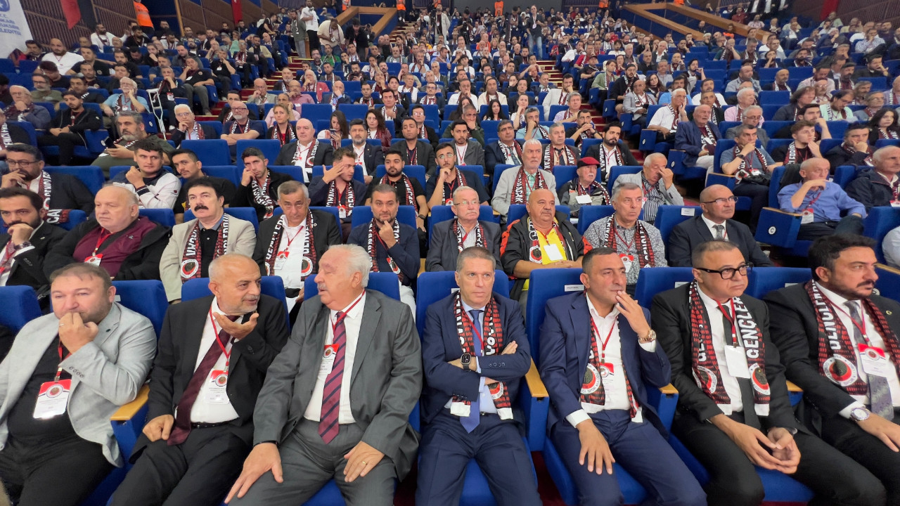 Gençlerbirliği’nde başkan Arda Çakmak güven tazeledi